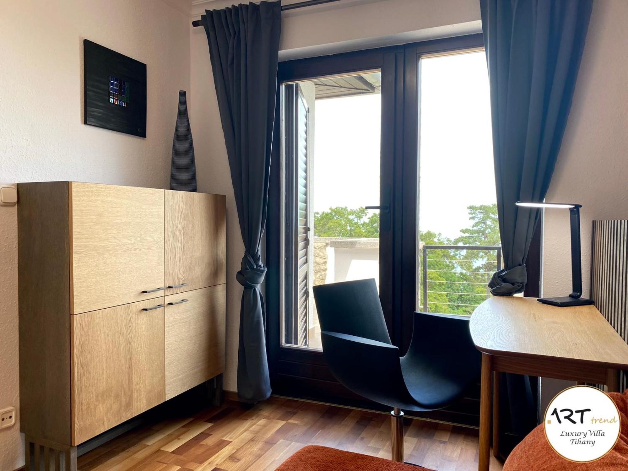 Arttrend Luxury Villa Тихань Экстерьер фото