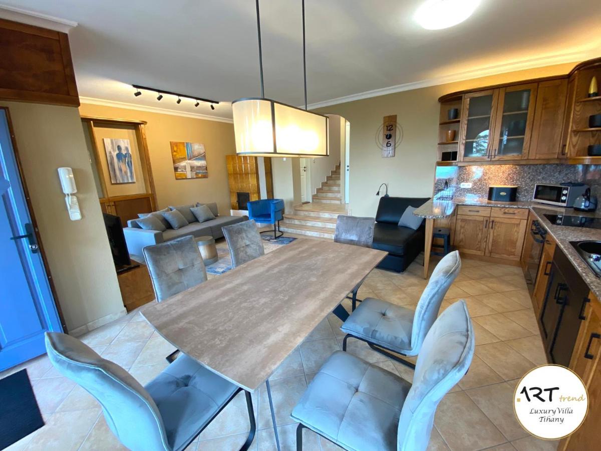 Arttrend Luxury Villa Тихань Экстерьер фото